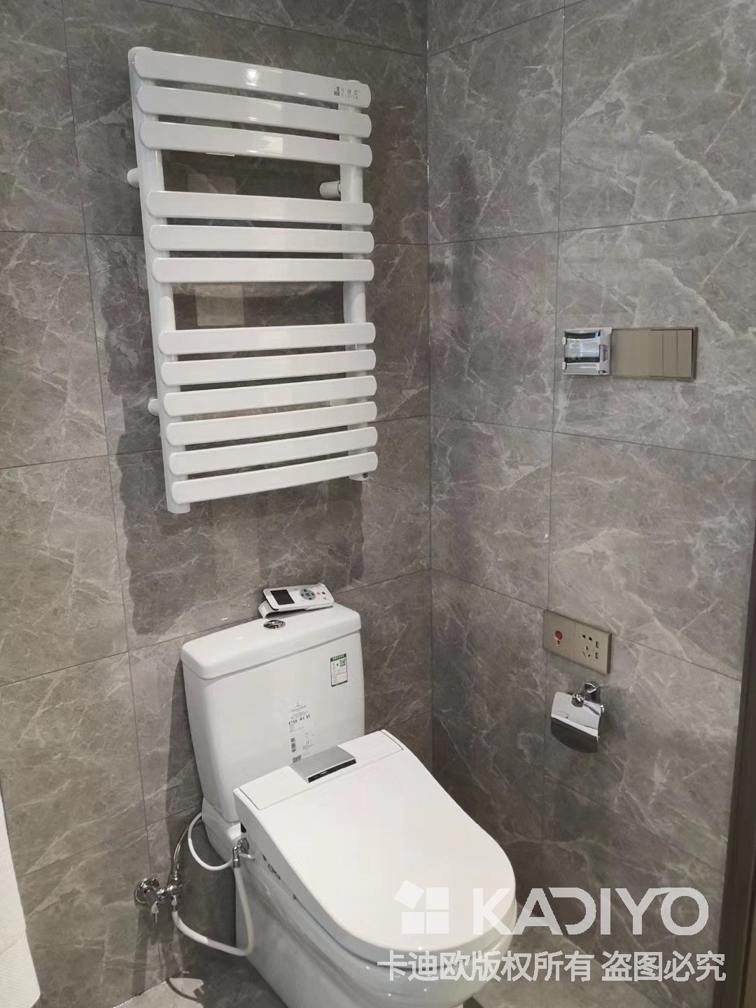 中鐵建南京花語(yǔ)江南-卡迪歐智能碳纖維加熱毛巾架